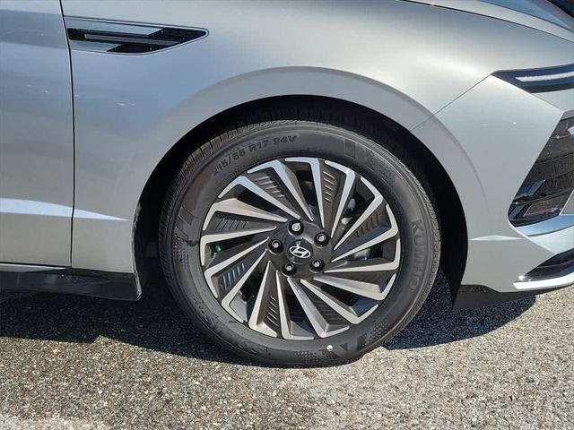 new 2025 Hyundai Sonata Hybrid car, priced at $33,020