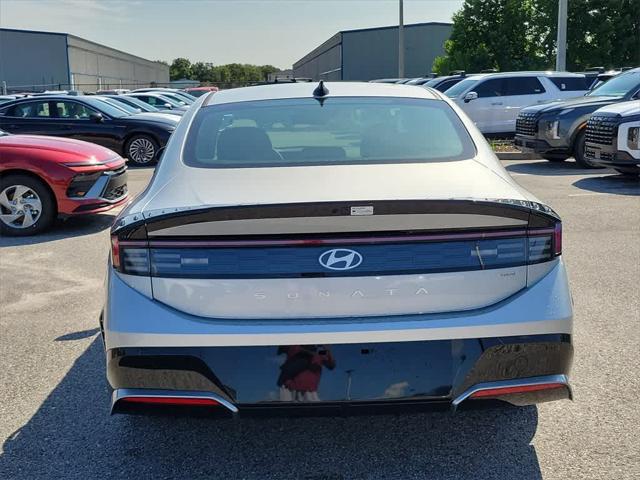 new 2025 Hyundai Sonata Hybrid car, priced at $33,020