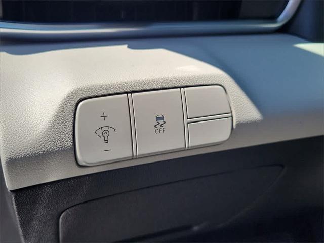 new 2025 Hyundai Elantra car, priced at $28,910