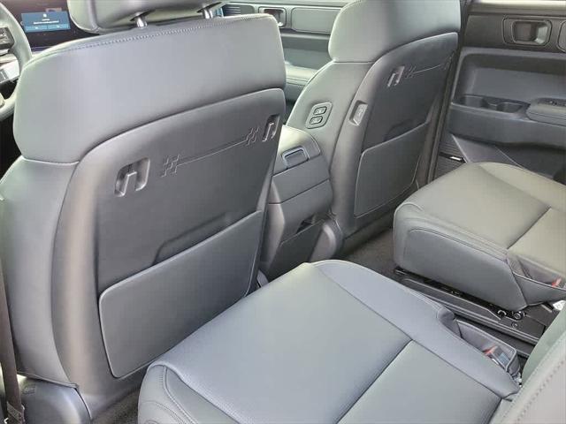 new 2025 Hyundai SANTA FE HEV car, priced at $54,300