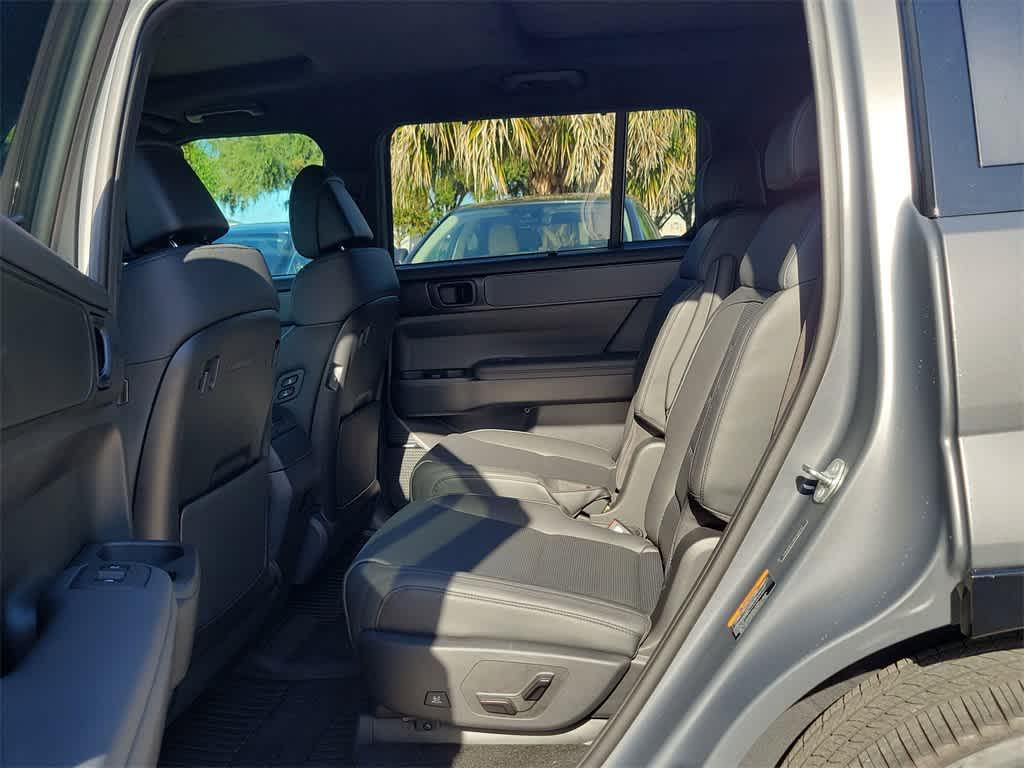 used 2025 Hyundai SANTA FE HEV car, priced at $41,989