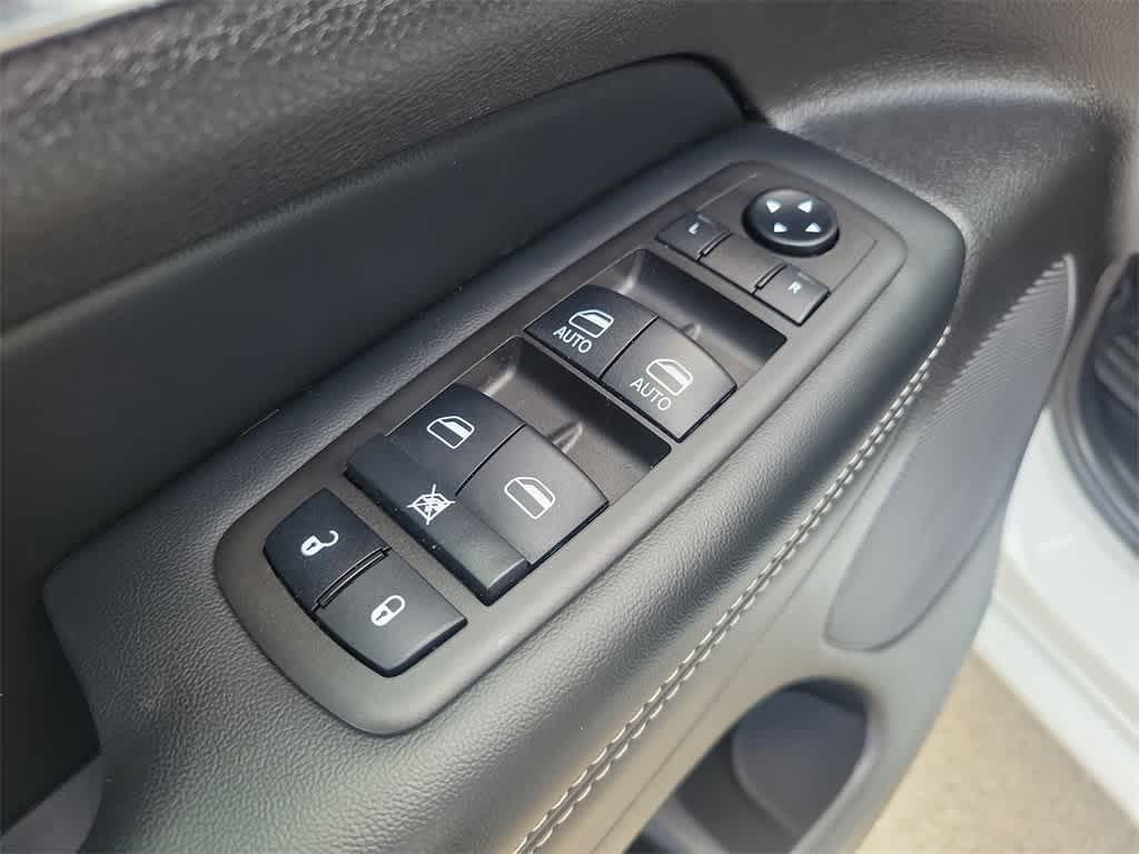 used 2021 Jeep Grand Cherokee car, priced at $23,849