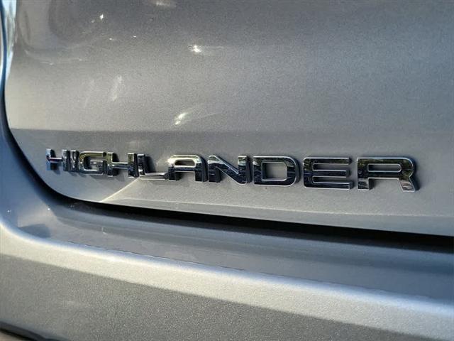 used 2022 Toyota Highlander car, priced at $30,450