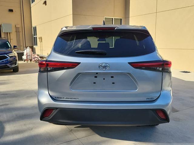 used 2022 Toyota Highlander car, priced at $30,450