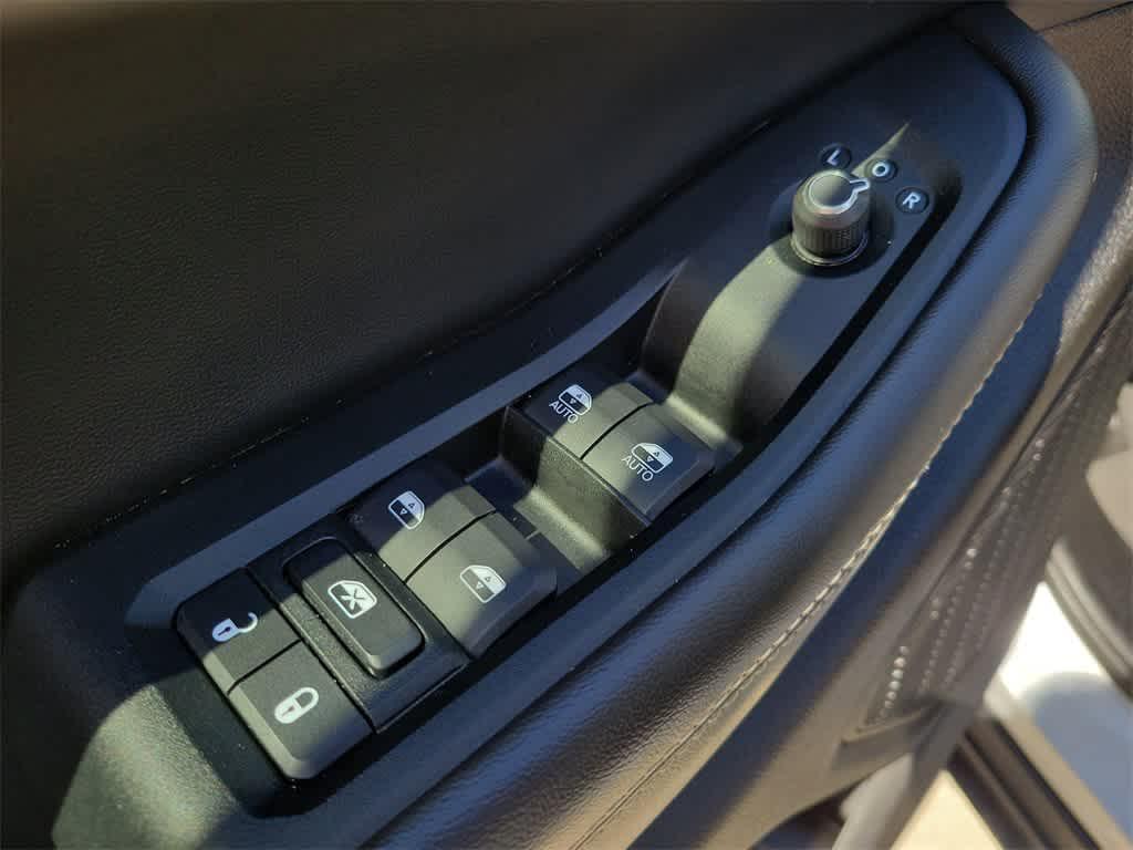 used 2023 Jeep Grand Cherokee car, priced at $20,323