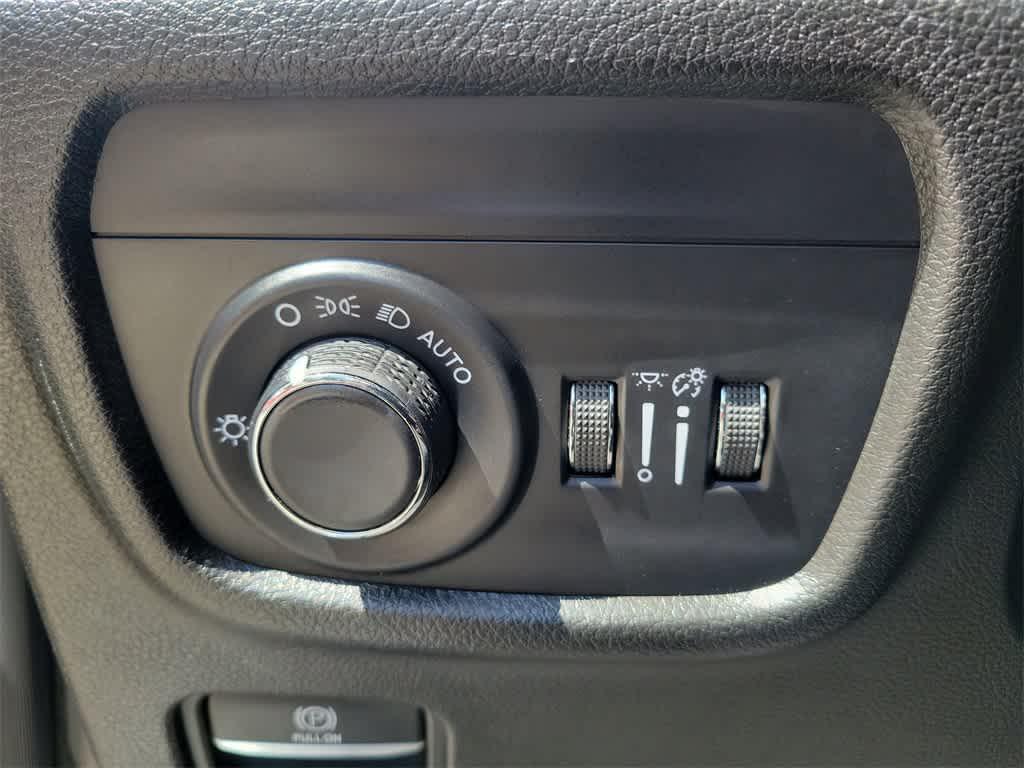 used 2023 Jeep Grand Cherokee car, priced at $20,323