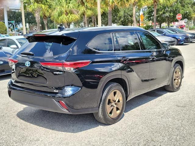 used 2022 Toyota Highlander car, priced at $35,742