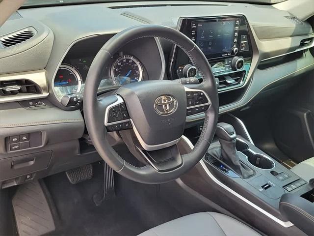 used 2022 Toyota Highlander car, priced at $35,742