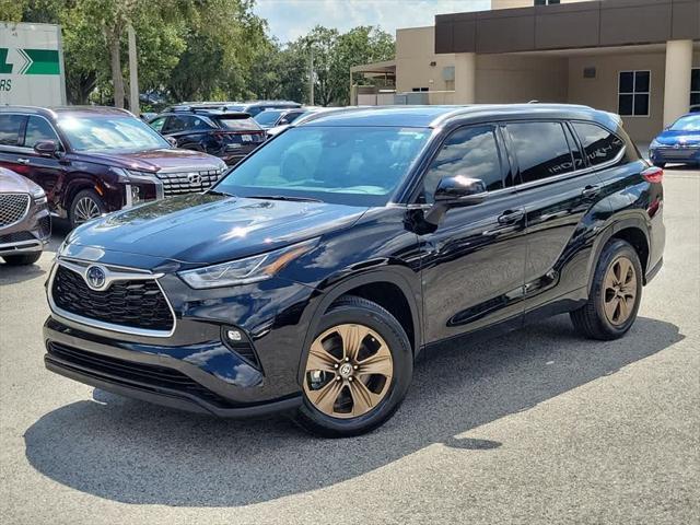 used 2022 Toyota Highlander car, priced at $35,742