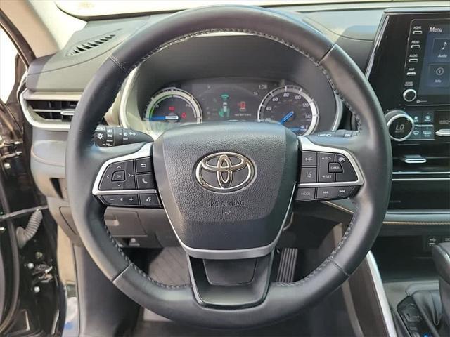 used 2022 Toyota Highlander car, priced at $35,742