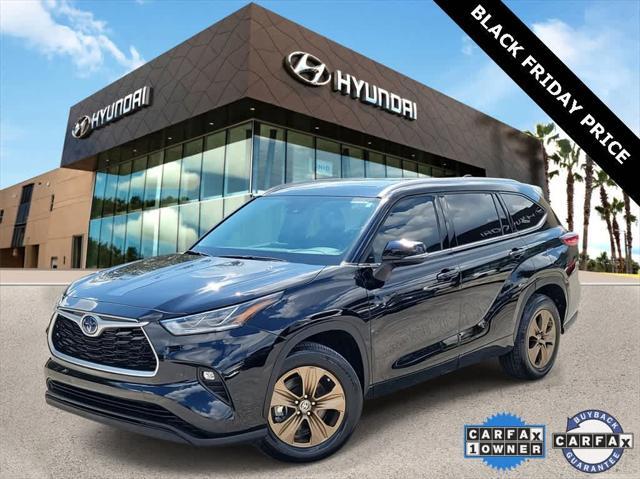 used 2022 Toyota Highlander car, priced at $31,995