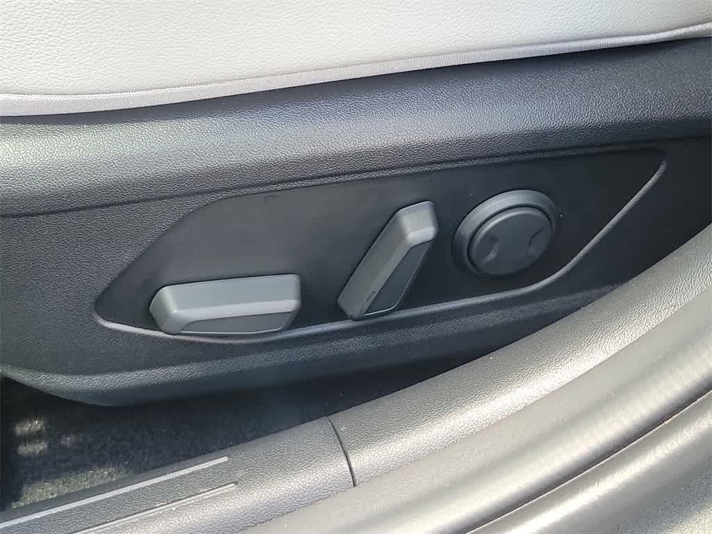 new 2025 Hyundai Elantra car, priced at $28,565
