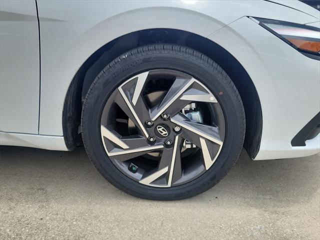 new 2025 Hyundai Elantra car, priced at $29,690