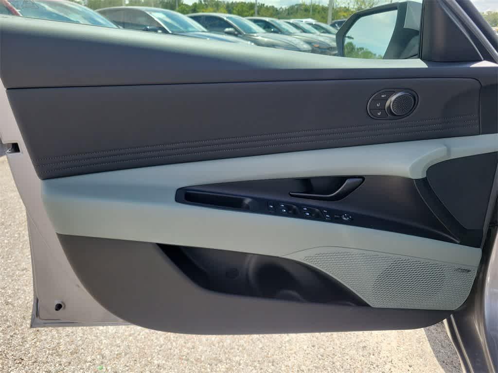 new 2025 Hyundai ELANTRA HEV car, priced at $31,655