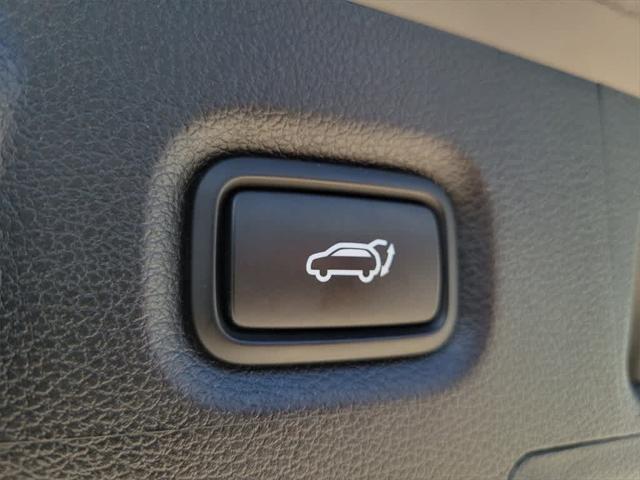 used 2023 Hyundai Santa Fe car, priced at $21,156