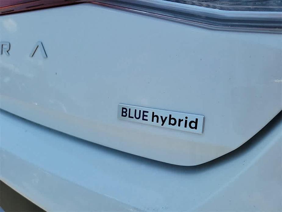 new 2024 Hyundai Elantra HEV car, priced at $26,370