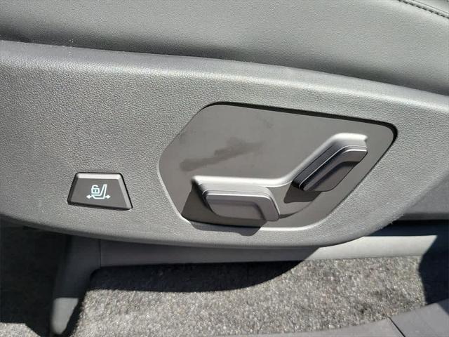 new 2025 Hyundai SANTA FE HEV car, priced at $52,015