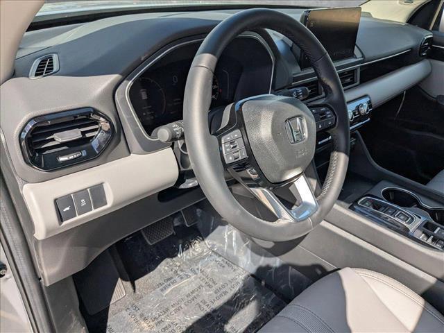 new 2025 Honda Pilot car, priced at $49,995