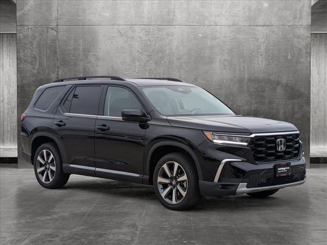 new 2025 Honda Pilot car, priced at $50,695