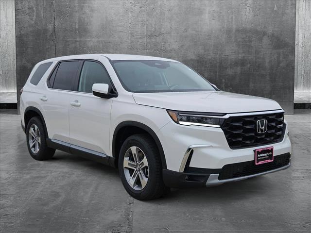 new 2025 Honda Pilot car, priced at $45,350