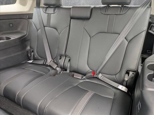 new 2025 Honda Pilot car, priced at $49,995