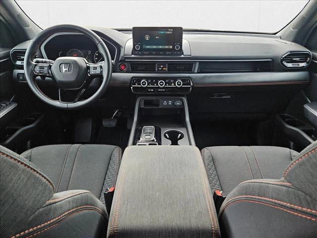used 2025 Honda Pilot car, priced at $39,995