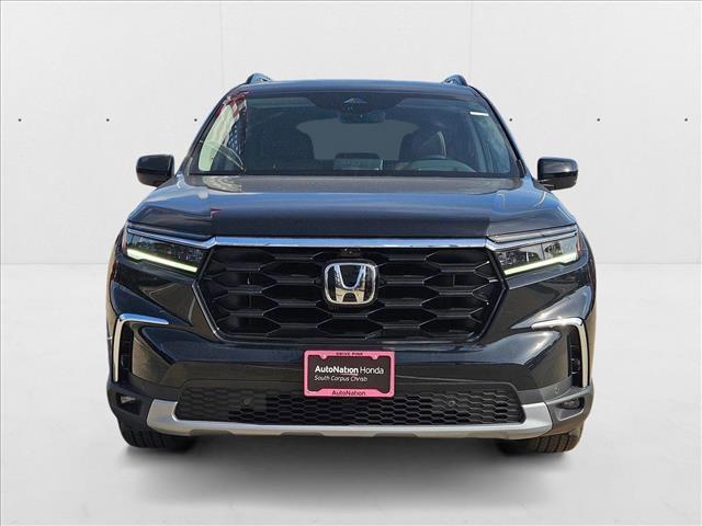 new 2025 Honda Pilot car, priced at $55,260