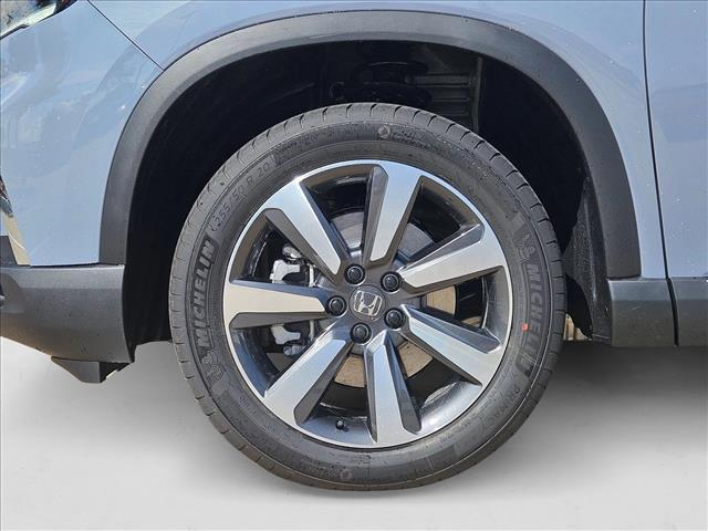 new 2025 Honda Pilot car, priced at $49,405