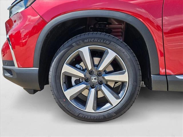 new 2025 Honda Pilot car, priced at $49,450