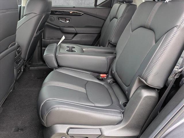 new 2025 Honda Pilot car, priced at $45,995