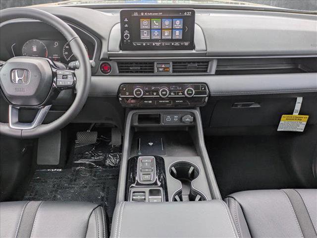 new 2025 Honda Pilot car, priced at $45,995