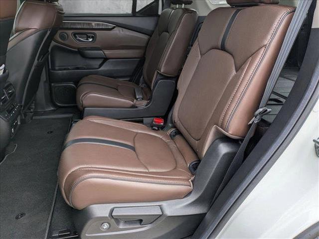 new 2025 Honda Pilot car, priced at $54,985