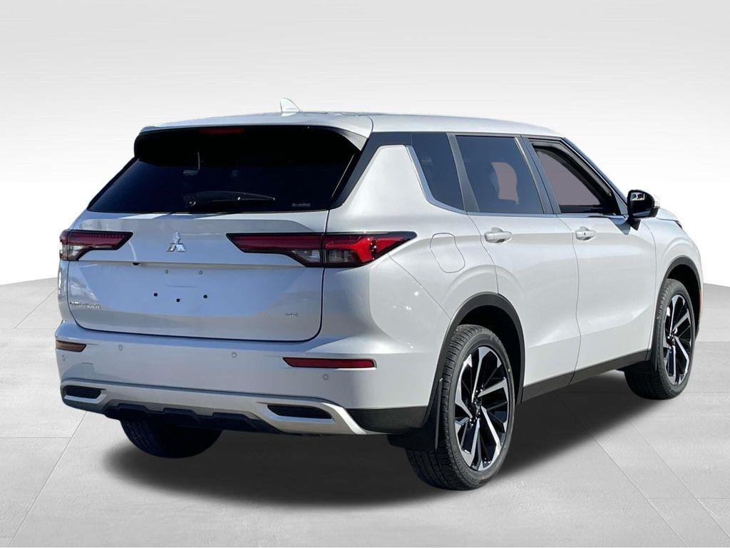 new 2024 Mitsubishi Outlander car, priced at $34,593