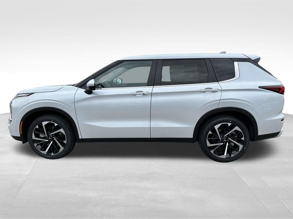 new 2024 Mitsubishi Outlander car, priced at $31,175