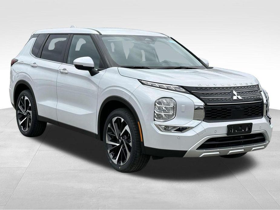 new 2024 Mitsubishi Outlander car, priced at $31,175