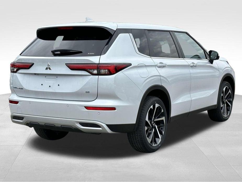 new 2024 Mitsubishi Outlander car, priced at $31,175