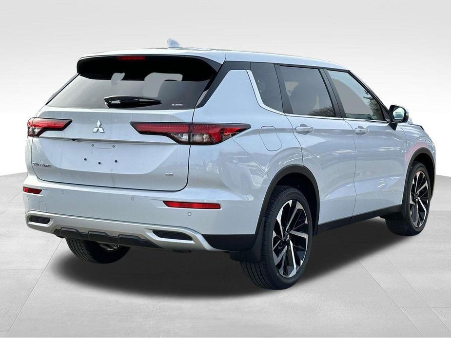 new 2024 Mitsubishi Outlander car, priced at $29,777