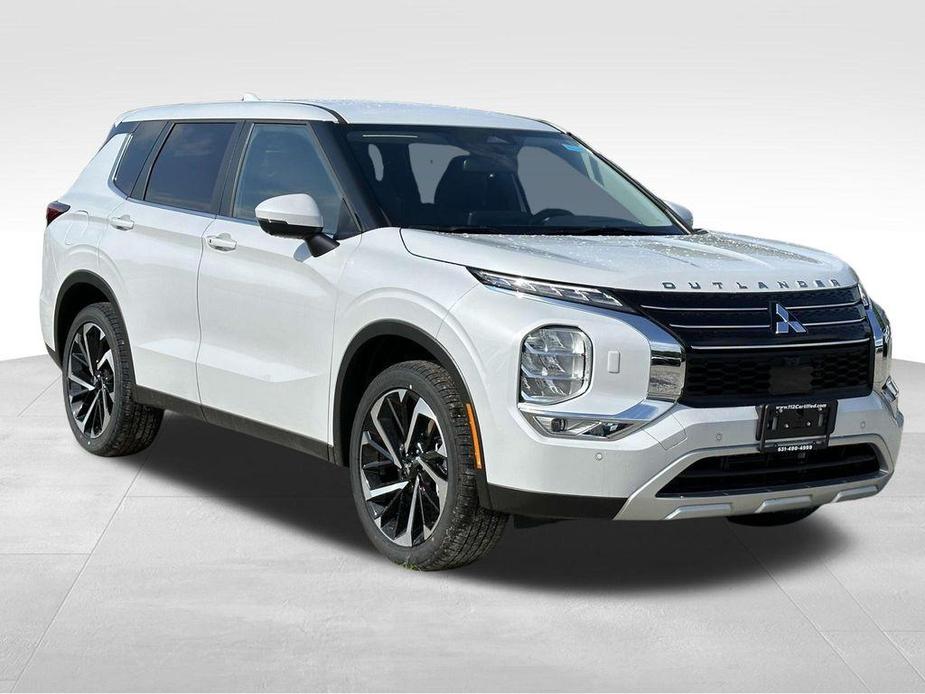 new 2024 Mitsubishi Outlander car, priced at $31,555