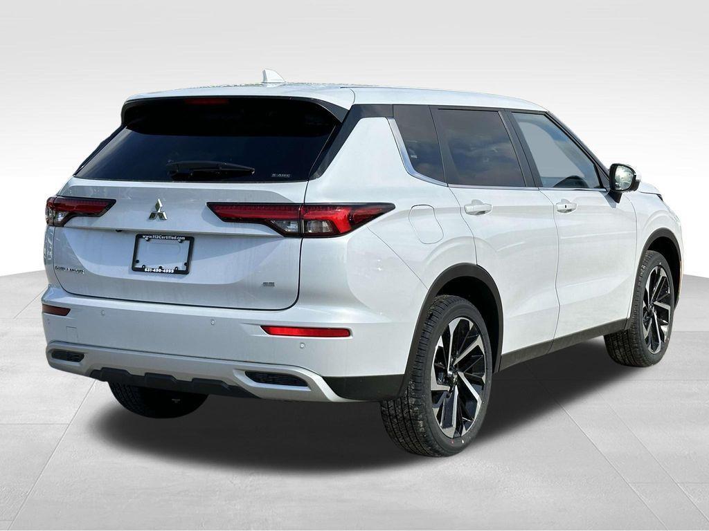 new 2024 Mitsubishi Outlander car, priced at $31,555