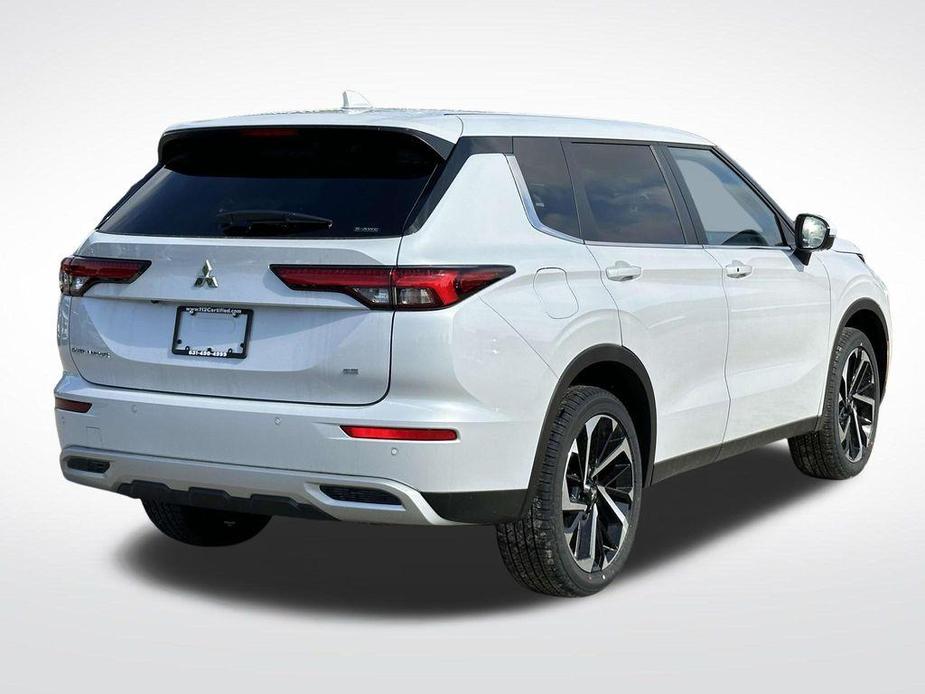 new 2024 Mitsubishi Outlander car