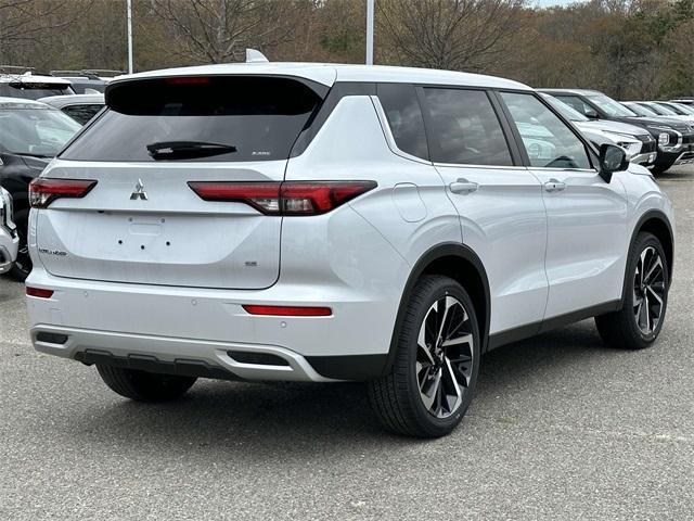 new 2024 Mitsubishi Outlander car