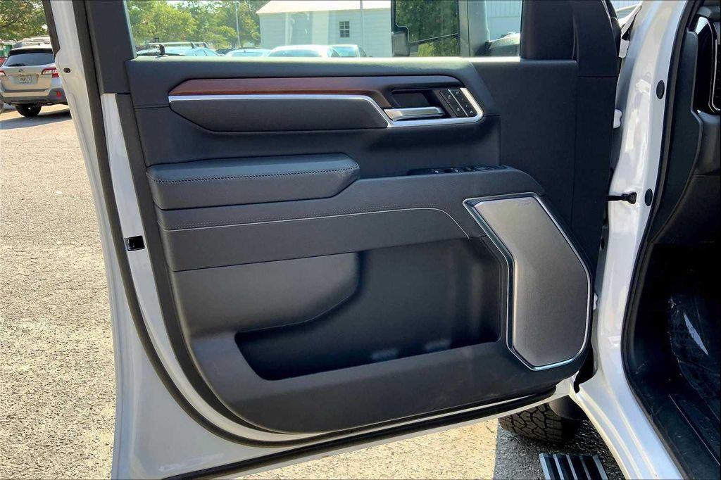 new 2025 GMC Sierra 2500 car, priced at $92,474