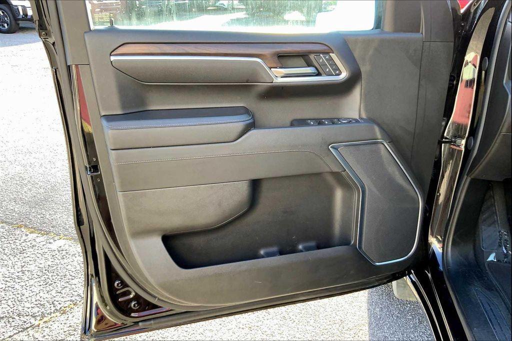 used 2025 GMC Sierra 1500 car, priced at $41,497