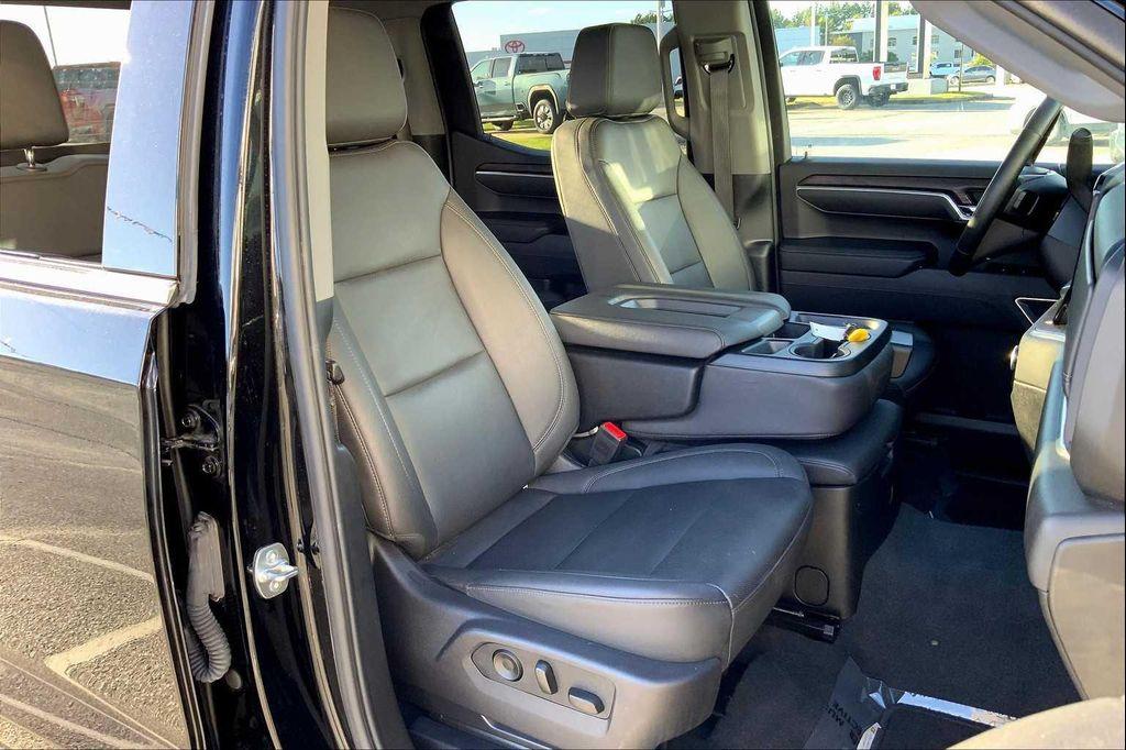 used 2025 GMC Sierra 1500 car, priced at $41,497
