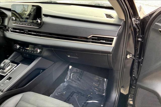 used 2024 Mitsubishi Outlander car, priced at $25,619