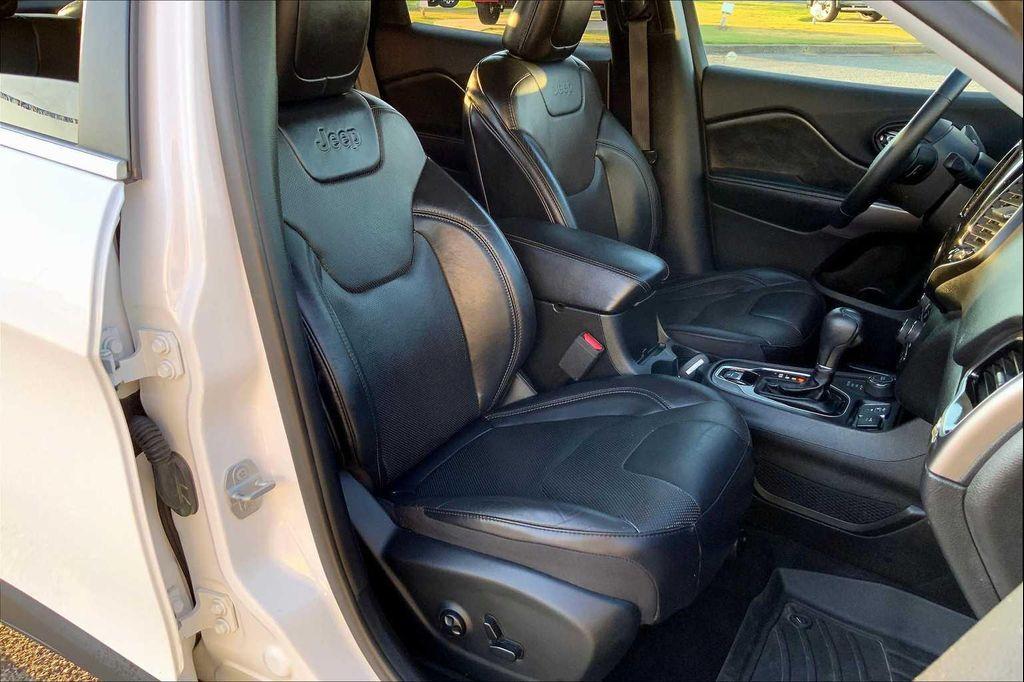 used 2019 Jeep Cherokee car, priced at $17,997