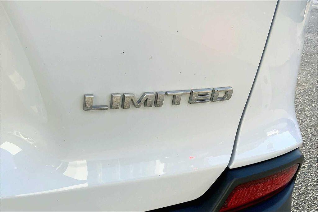 used 2019 Jeep Cherokee car, priced at $17,997