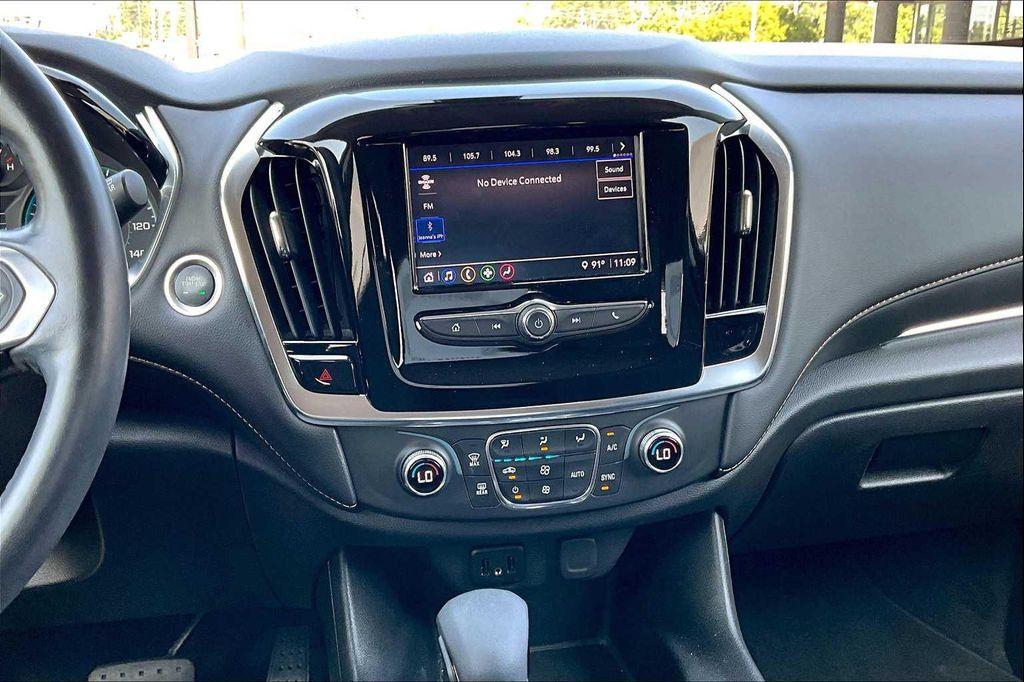 used 2021 Chevrolet Traverse car, priced at $24,811