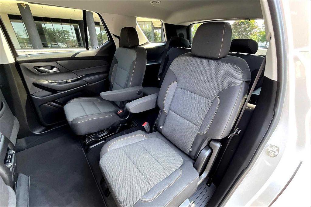 used 2021 Chevrolet Traverse car, priced at $24,811