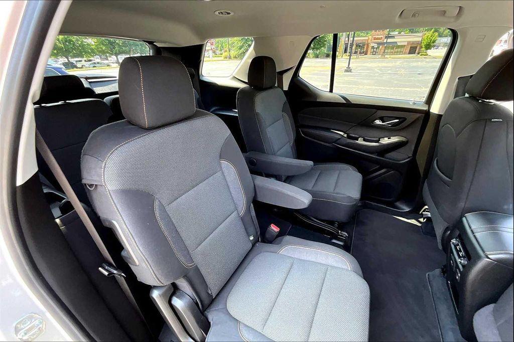 used 2021 Chevrolet Traverse car, priced at $24,811